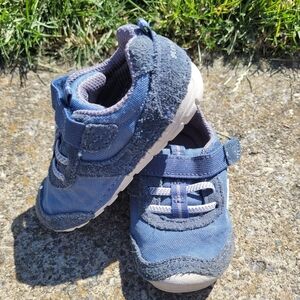 Stride Rite zips runner 5.5 wide